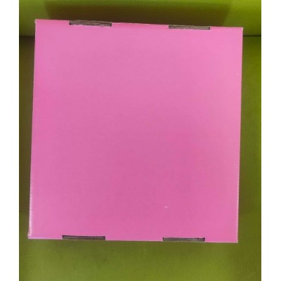 Paquet / Box en carton rose...